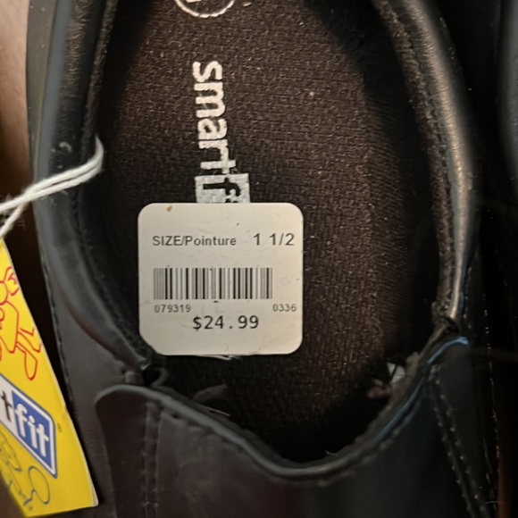 never put them in outside very new - Picture 3 of 5